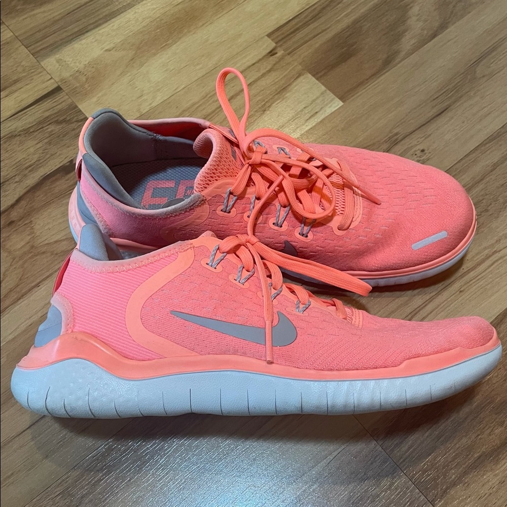 Nike Free RN 2018 Running shoes. Coral, Salmon, Pink, Orange